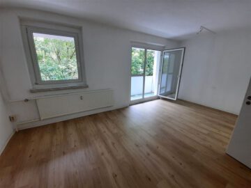 3-Raum-Wohnung mit Balkon, 98528 Suhl, Etagenwohnung